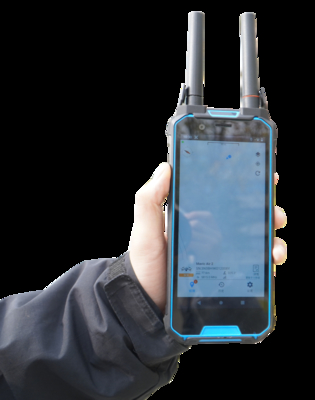 Sistema anti-drone a radiofrequenza portatile da 1,5 km Basso errore 700+ tipi di droni commerciali.